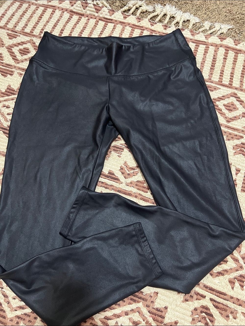 Shiny Black Leggings